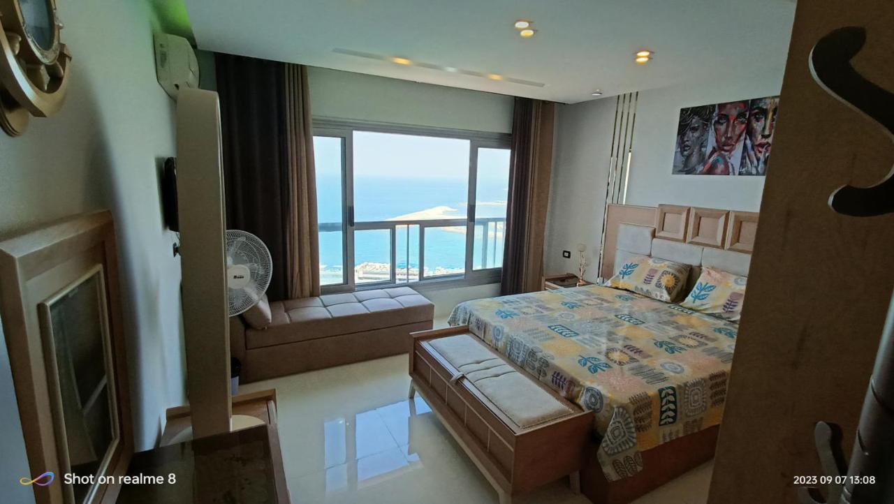 Gleem Luxury Direct Sea View G18 Apartament